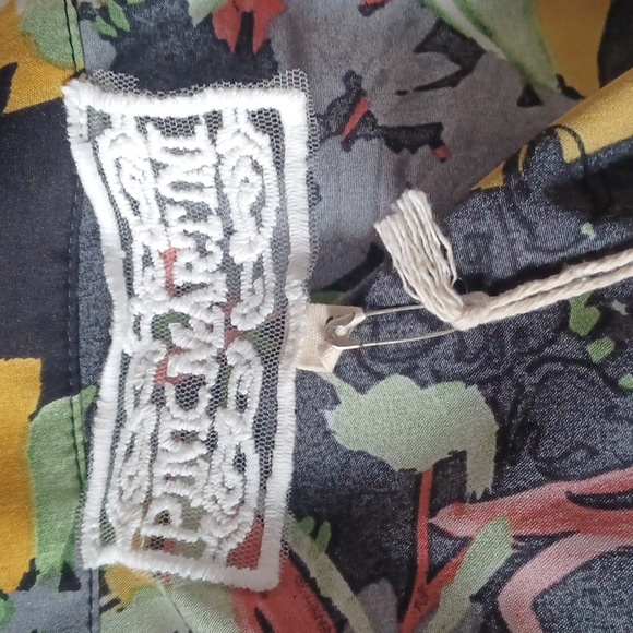 Pink Martini Flutter Kimono Size XS - Picture 10 of 11